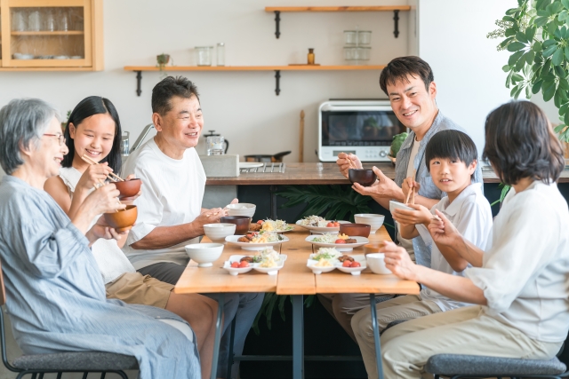 家族団らんのイメージ